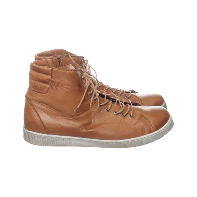 Laced boots (Brown) from Andrea Conti