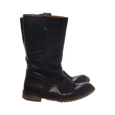 Boots (Black) from Vibram
