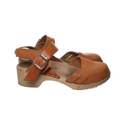Clogs (Brown) from Akira Leather