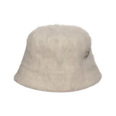Buckethatt (Vit)