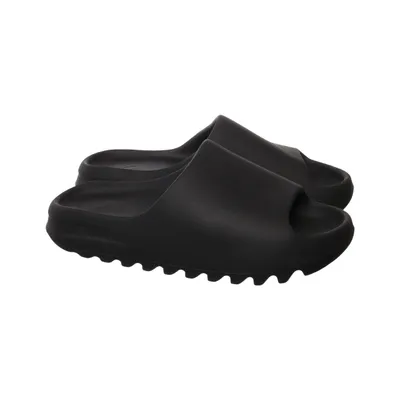 Hjemmeskor (Yeezy Slide) fra Adidas x Yeezy