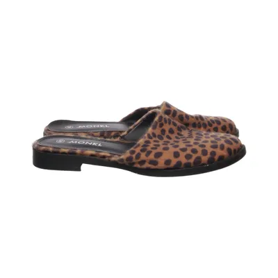 Mules (Braun, Schwarz, Mehrfarbig) von Monki