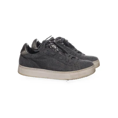 Sneakers (Gray) from Stokton