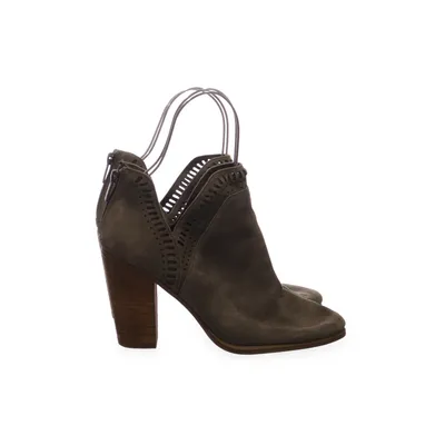 Stövletter (VC-FILEANA) från Vince Camuto Skinn