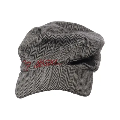 Peaked cap (Gray, Black, Red) from Maison Kitsuné