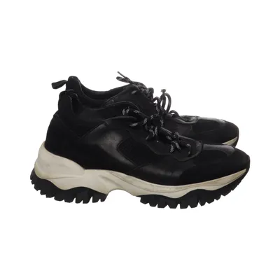 Baskets (Noir, Blanc) de Jim Rickey