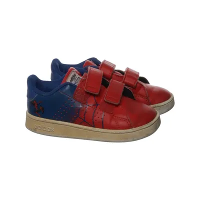 Baskets (Advantage) de Adidas x Marvel