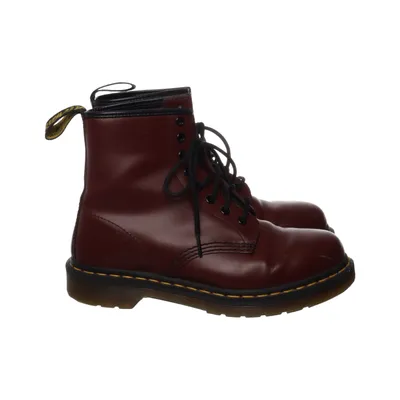 Laced boots (1460) from Dr. Martens