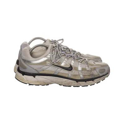 Trainers (Gray, White, Black) from Nike
