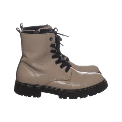 Laced boots (Beige)
