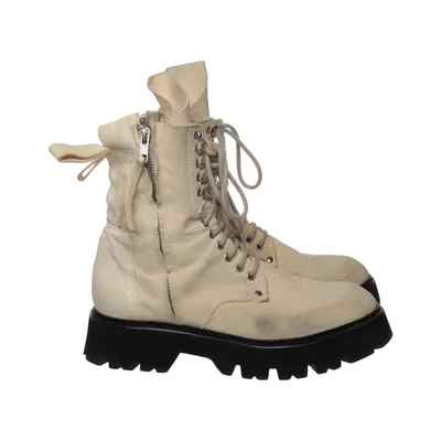 Laced boots (Beige, Black) from Fru.it Leather
