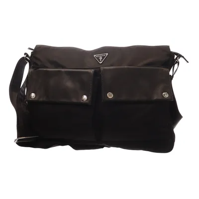 Axelremsväska (Svart) från Guess