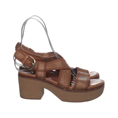 Sandals (Brown) from Fitflop