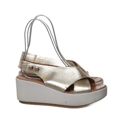 Wedges (Gold) from Nelson
