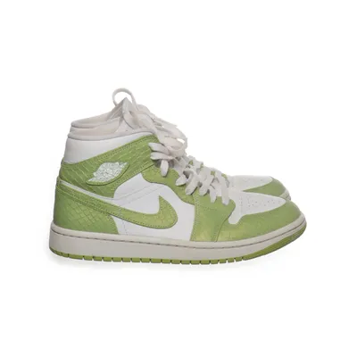 Sneakers (1 Mid Green Python ) från Nike Air Jordan Skinn