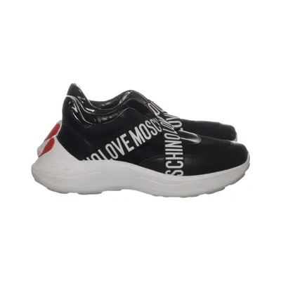Baskets (Noir, Blanc) de Love Moschino