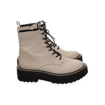 Stövlar (Vit, Svart) från Bershka