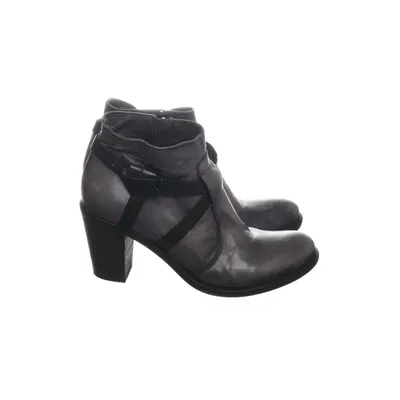 Heeled boots (Gray, Black) from Kim Kay