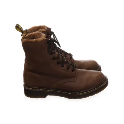 Laced boots (Brown) from Dr. Martens