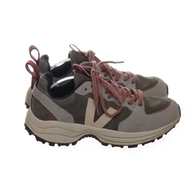 Träningsskor (Grå, Grön, Röd) från Veja