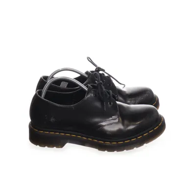 Derbyskor (Svart) från Dr. Martens