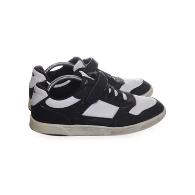 Sneakers (Svart, Vit) från Vty