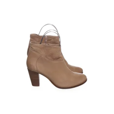 Heeled boots (Beige) from SPM