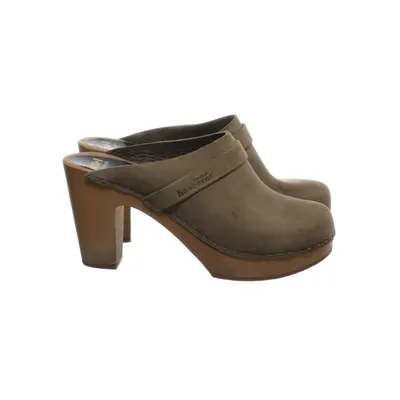Clogs (Brown) from Swedish Hasbeens