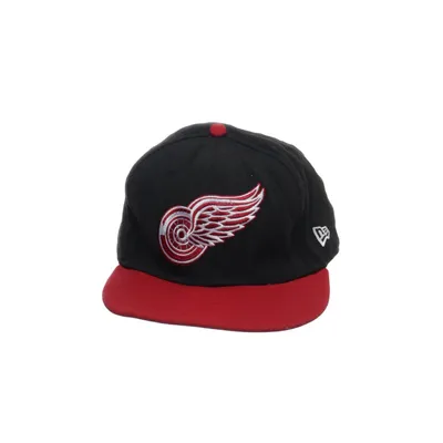 Pet (Zwart, Rood) van New Era Wol