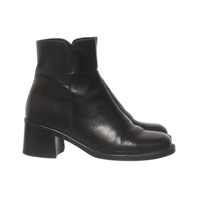 Heeled boots (Black)