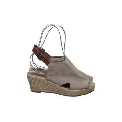 Wedges (Gray) from Linear