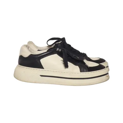 Baskets (Blanc, Noir) de Copenhagen Studios