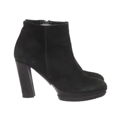 Heeled boots (Black) from Noe