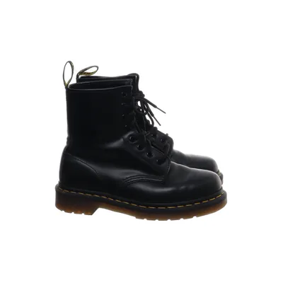 Laced boots (Black) from Dr. Martens