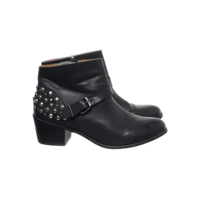 Heeled boots (Black) from Pavement