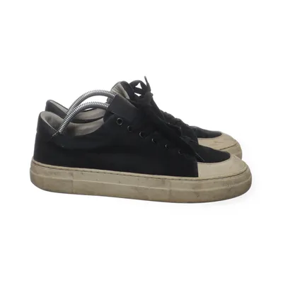 Baskets (Noir) de Sneaky Steve