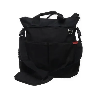 Skötväska (Svart) från Skip Hop