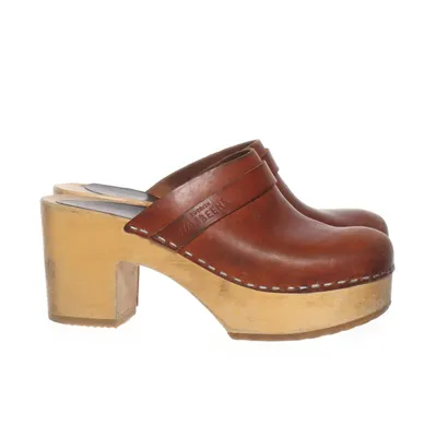 Träskor (Brun) från Swedish Hasbeens