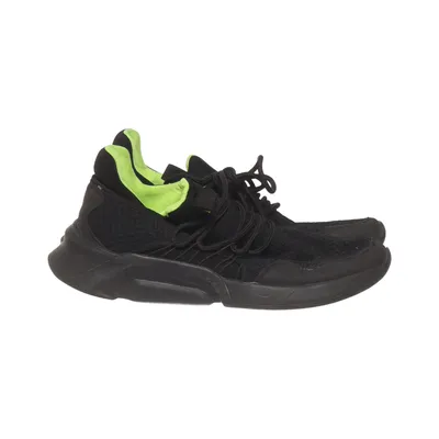 Trainers (Black) from Icono