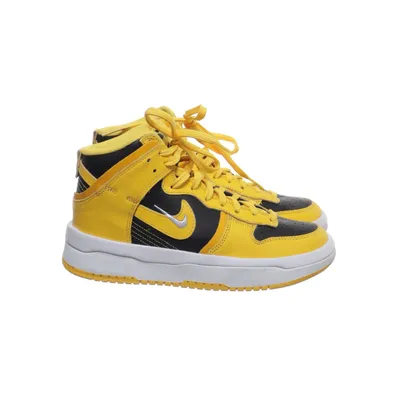 Sneakers (Dunk High Up "Rebel Varsity Maize") från Nike