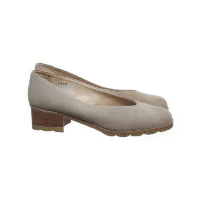 Pumps (Beige) from Ten Points