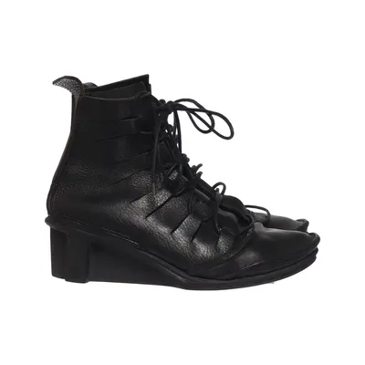 Laced boots (Black) from Trippen