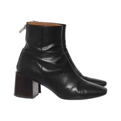 Bottes à talons (Noir) de Flattered Studio