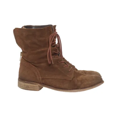 Laced boots (Brown) from Akira