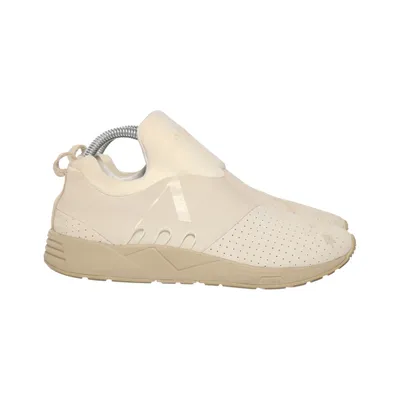 Slip-ons (RAVEN S-E15 OFF WHITE FULL NUBUCK) från ARKK Copenhagen