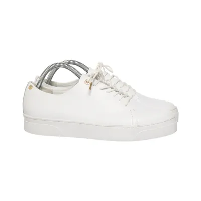Sneakers (White) from Agnes Cecilia