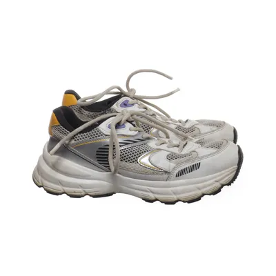 Träningsskor (Vit, Svart, Silverfärgad) från Stockholm Design Group