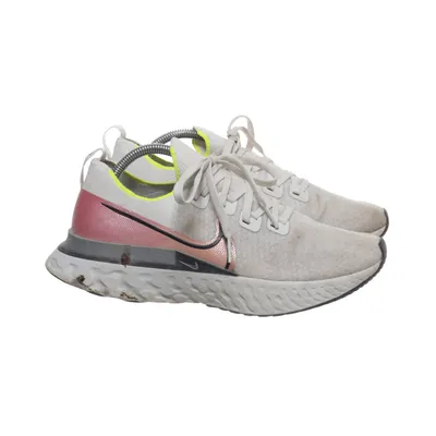 Trainers (Beige, Multicolored) from Nike