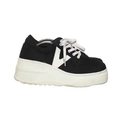 Sneakers (Black, White) from Vox