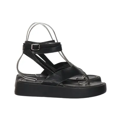 Flip-flops (Black) from Vera Blum